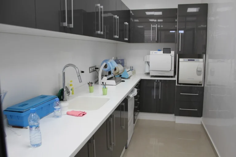 Clinique Dentaire Le Sourire – Dr Alami Younssi Amal, Dentiste1