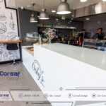 Réalisation sur mesure du comptoir et de la vasque pour Othy’s Diner à 7Agadir – Corsaf Design