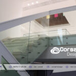 Escalier design sur mesure en solid surface gravée CNC – Réalisation pour Villa à Iligh, Agadir3